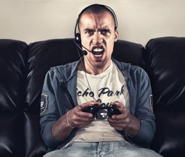 Miért viselkednek durván egymással az online játékosok? Pszichológiai tanulmány